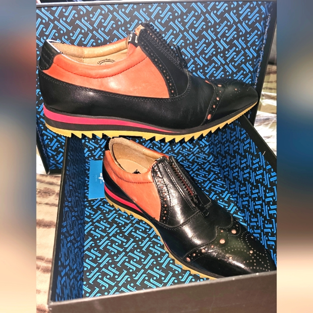 John Fluevog Brogue Zip Oxford Shoes (Men's 7/Women's 9) LIKE NEW!